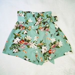 Floral Print loose High Rise Paperbag Shorts